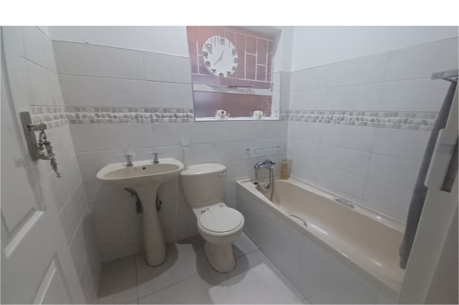 3 Bedroom Property for Sale in Naudeville Free State